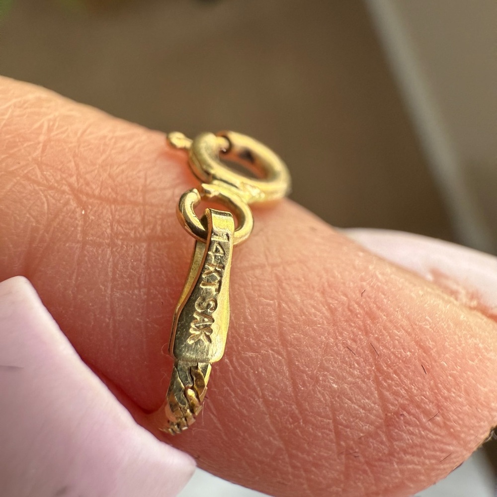 🌟14K yellow gold herringbone bracelet🌟7 inches🌟 - Picture 5 of 8
